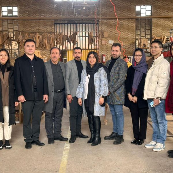 بازدید شرکتهای چینی از کارخانه چوبین نقش رضوان